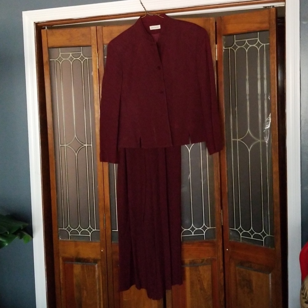 Two piece pant suit